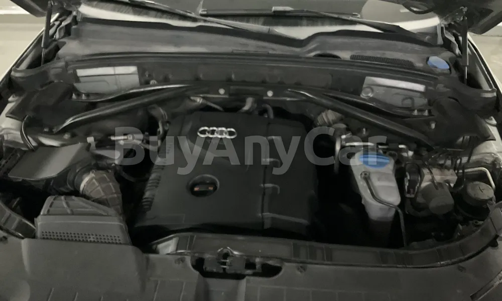 Vehicle photo 6