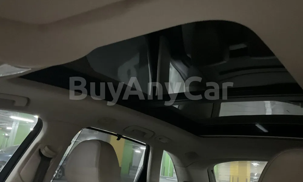 Vehicle photo 9