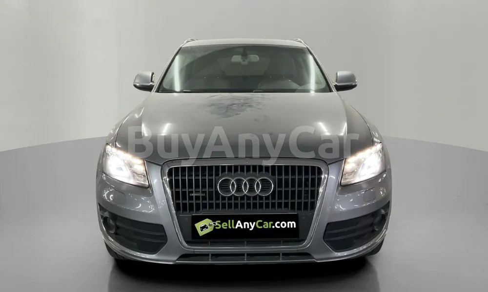 Vehicle photo 1