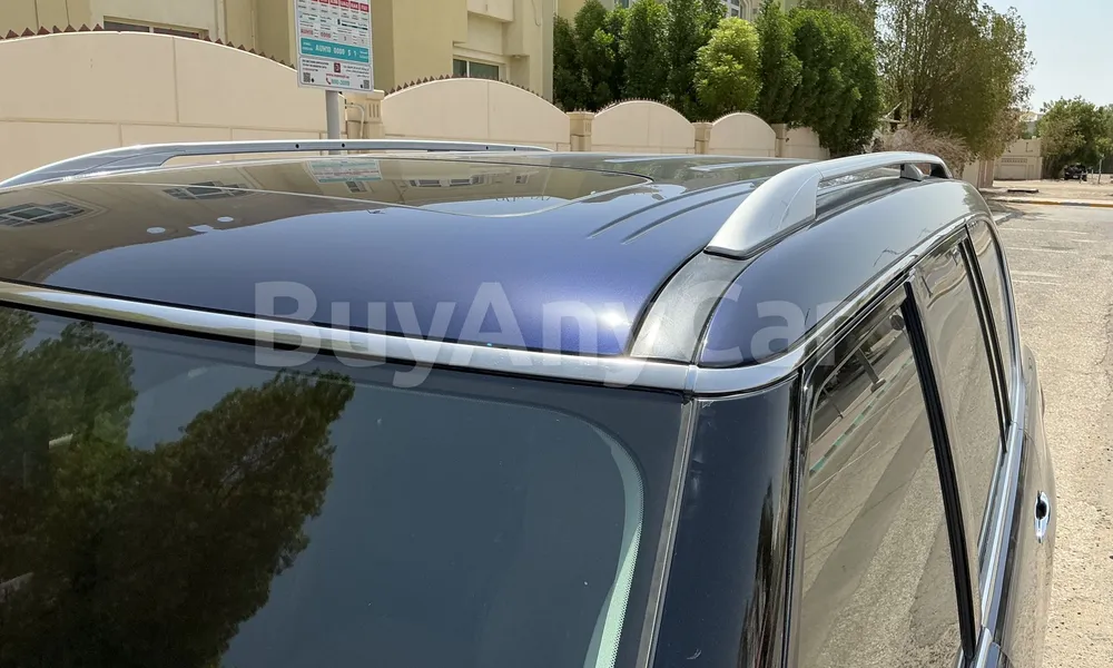 Vehicle photo 5