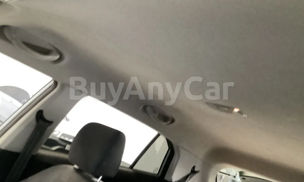 Vehicle photo 8