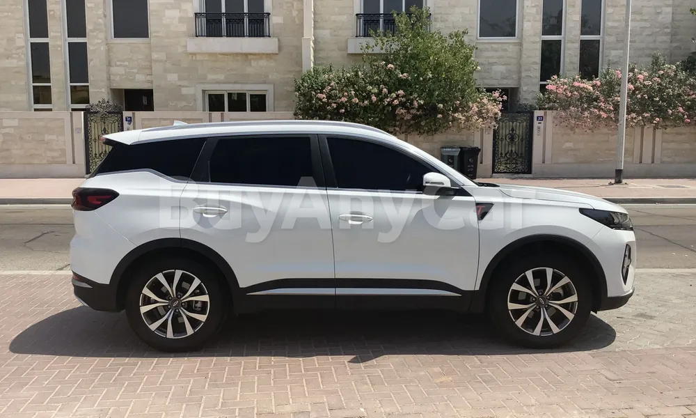 Vehicle photo 3