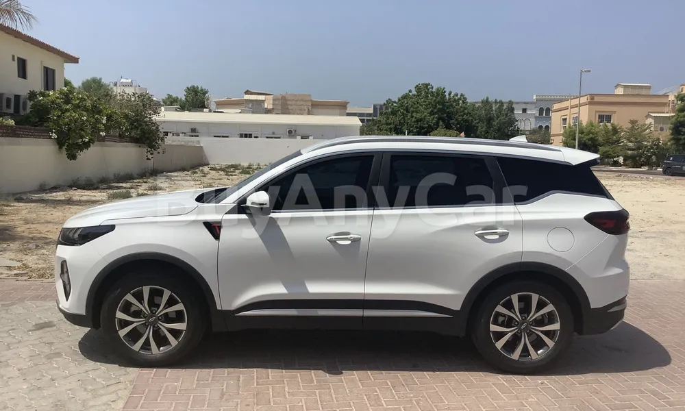 Vehicle photo 4