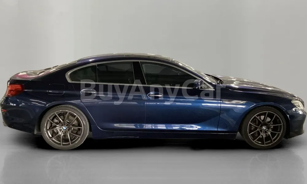 Vehicle photo 3