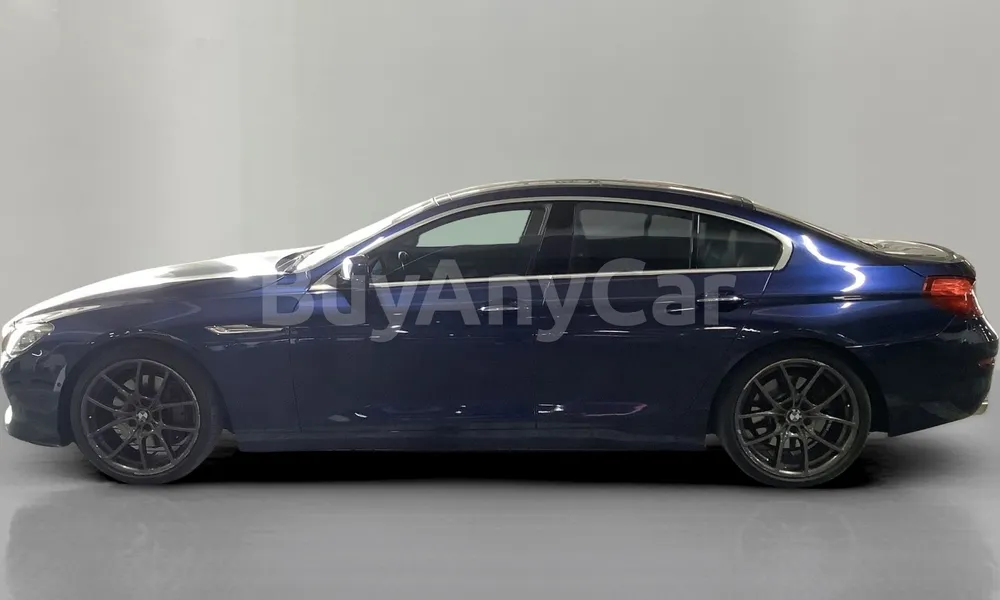Vehicle photo 4