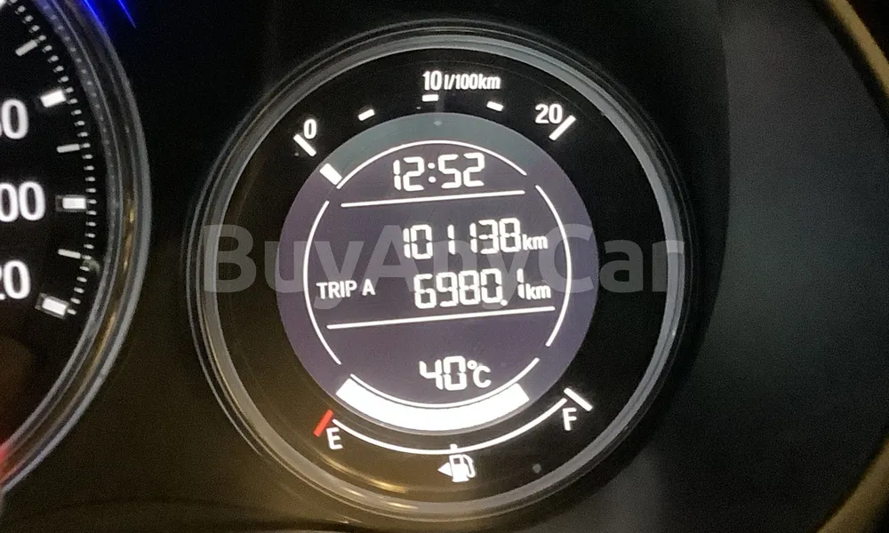 Vehicle photo 8