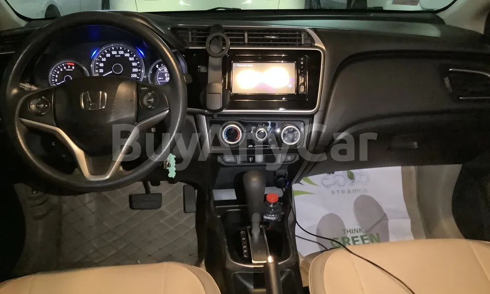Vehicle photo 7