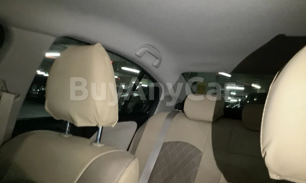 Vehicle photo 9