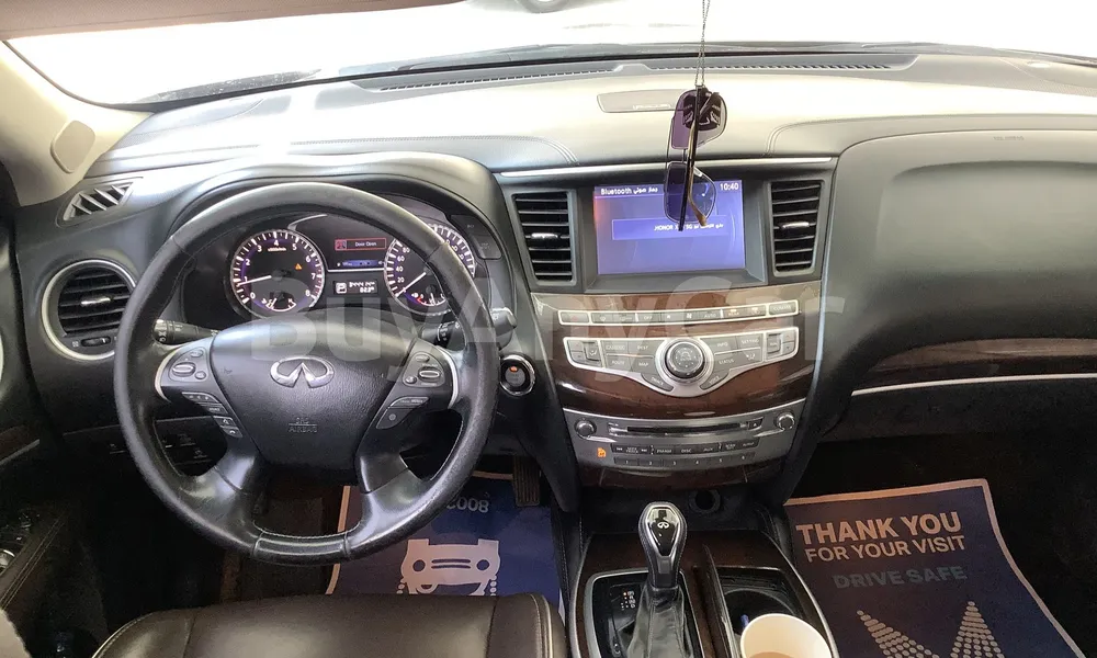 Vehicle photo 8
