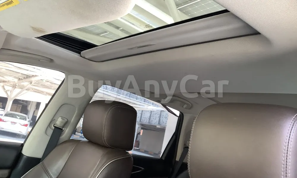 Vehicle photo 9