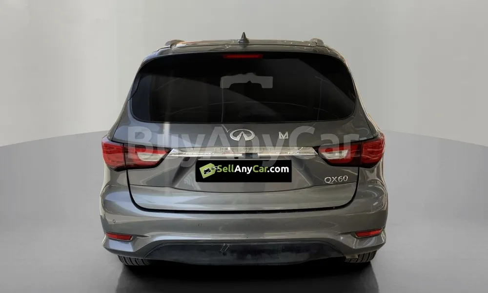 Vehicle photo 2