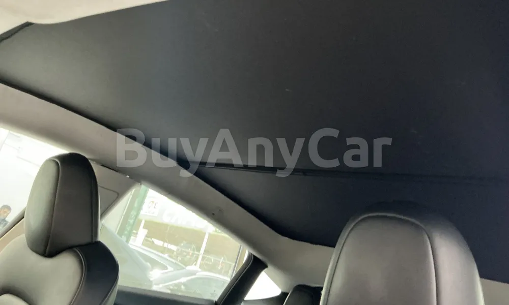Vehicle photo 9