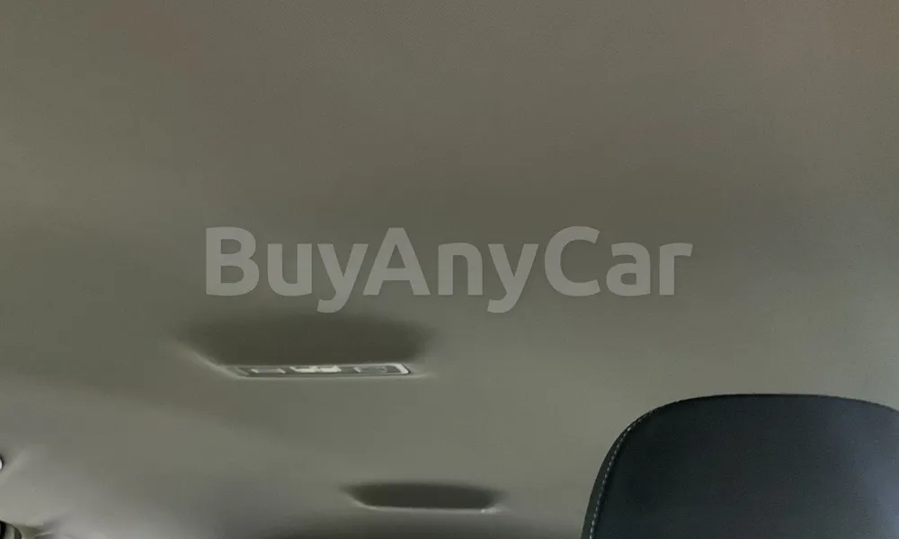 Vehicle photo 9