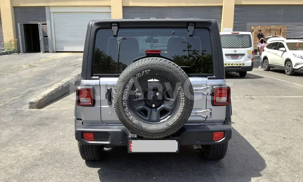 Vehicle photo 2