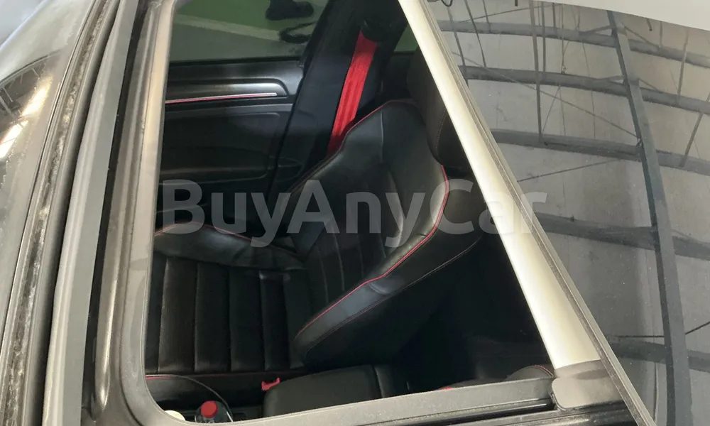 Vehicle photo 6