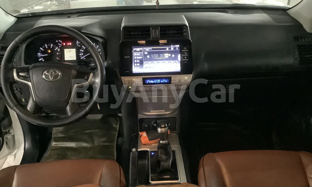 Vehicle photo 8