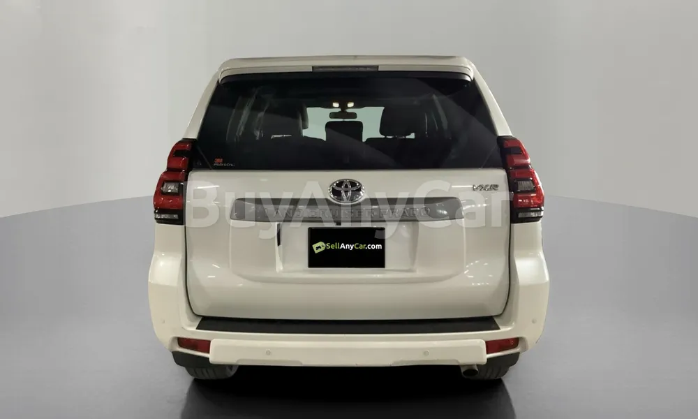 Vehicle photo 2