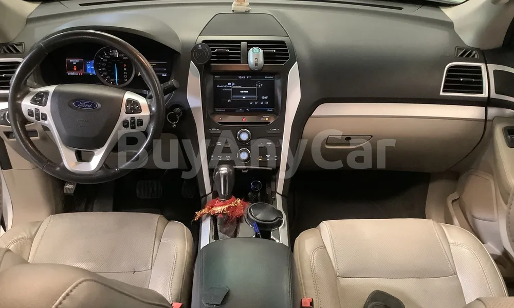 Vehicle photo 8