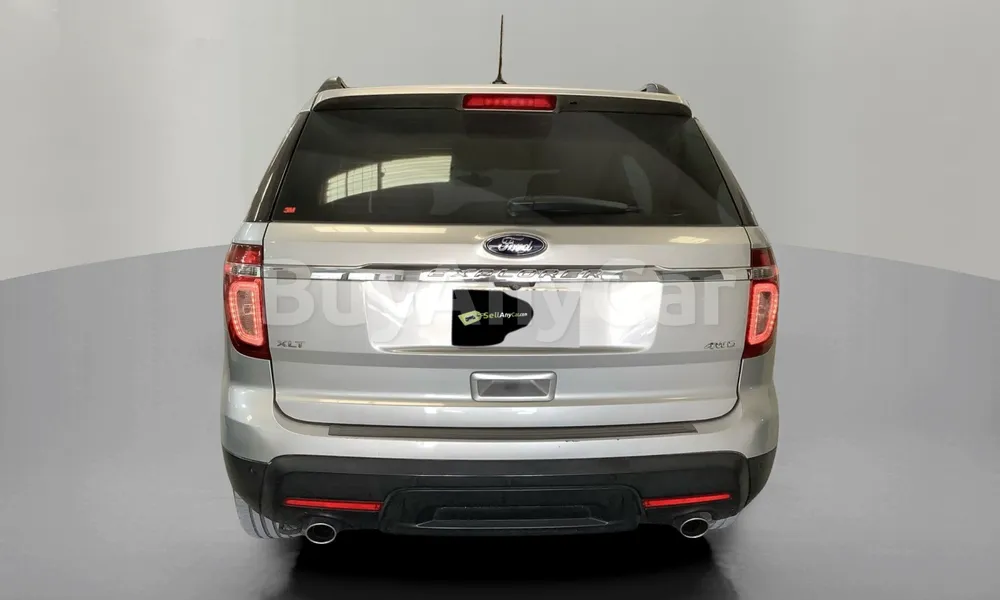 Vehicle photo 2