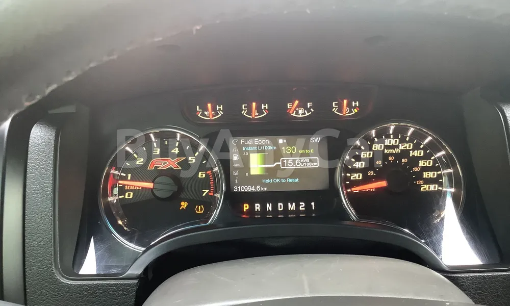 Vehicle photo 7