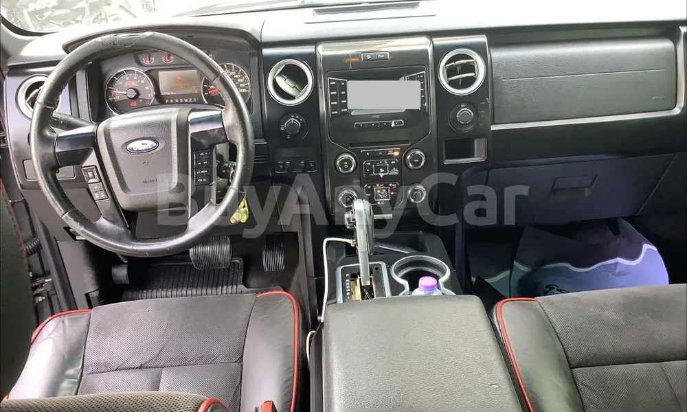 Vehicle photo 9