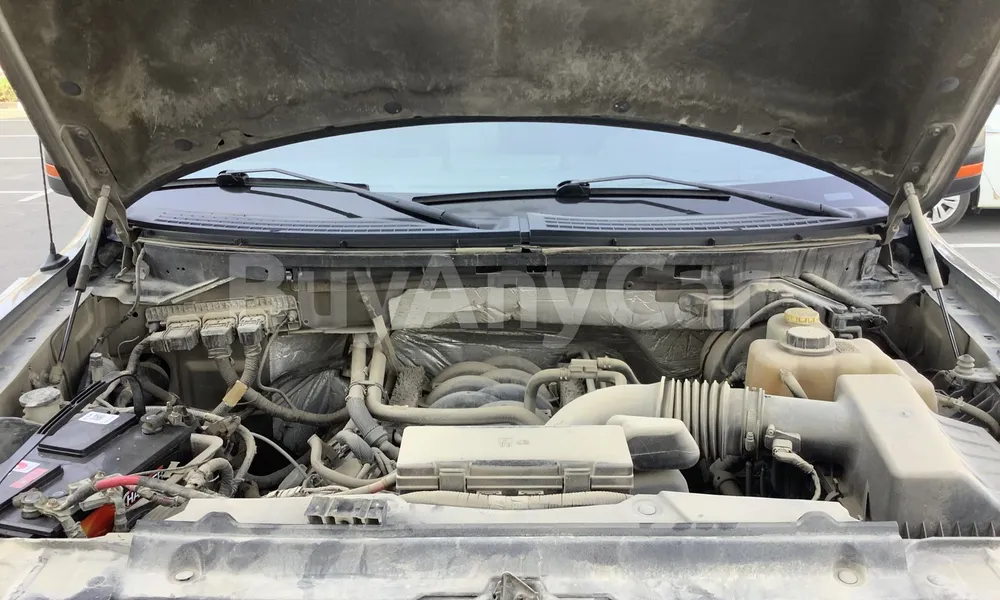 Vehicle photo 6