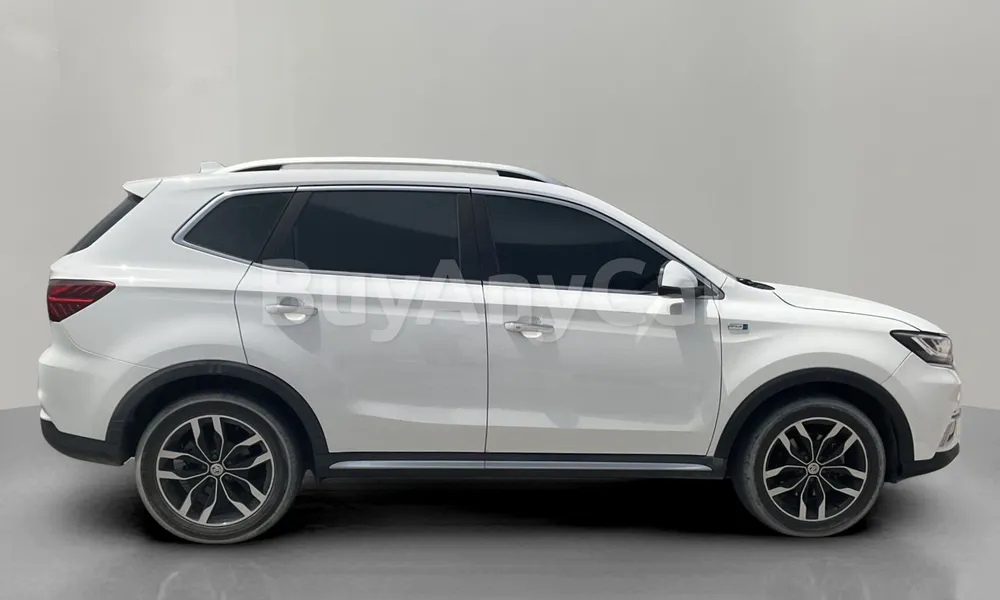Vehicle photo 4