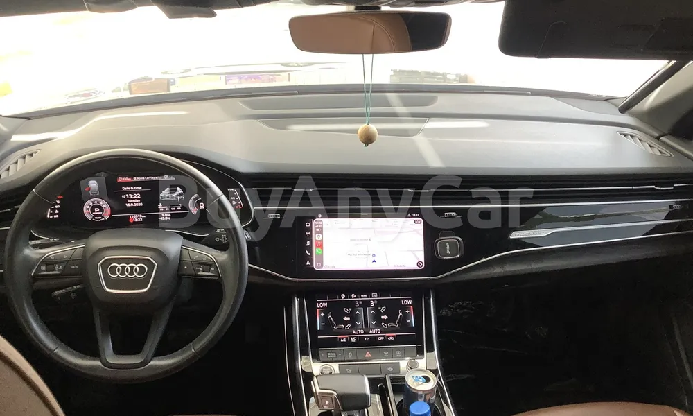 Vehicle photo 8