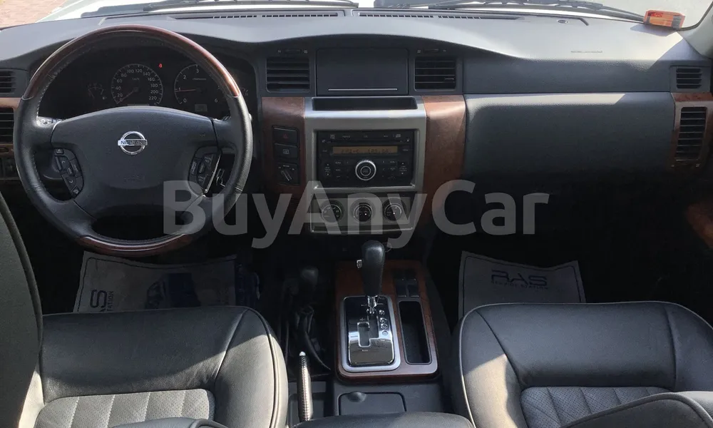 Vehicle photo 9