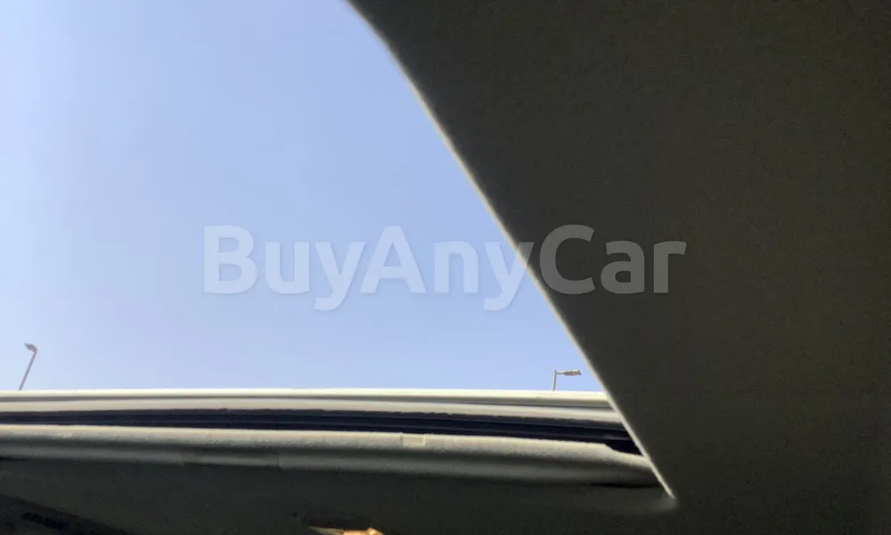 Vehicle photo 8