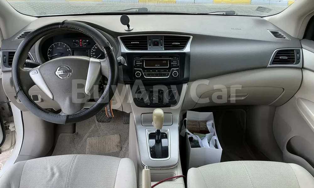 Vehicle photo 8