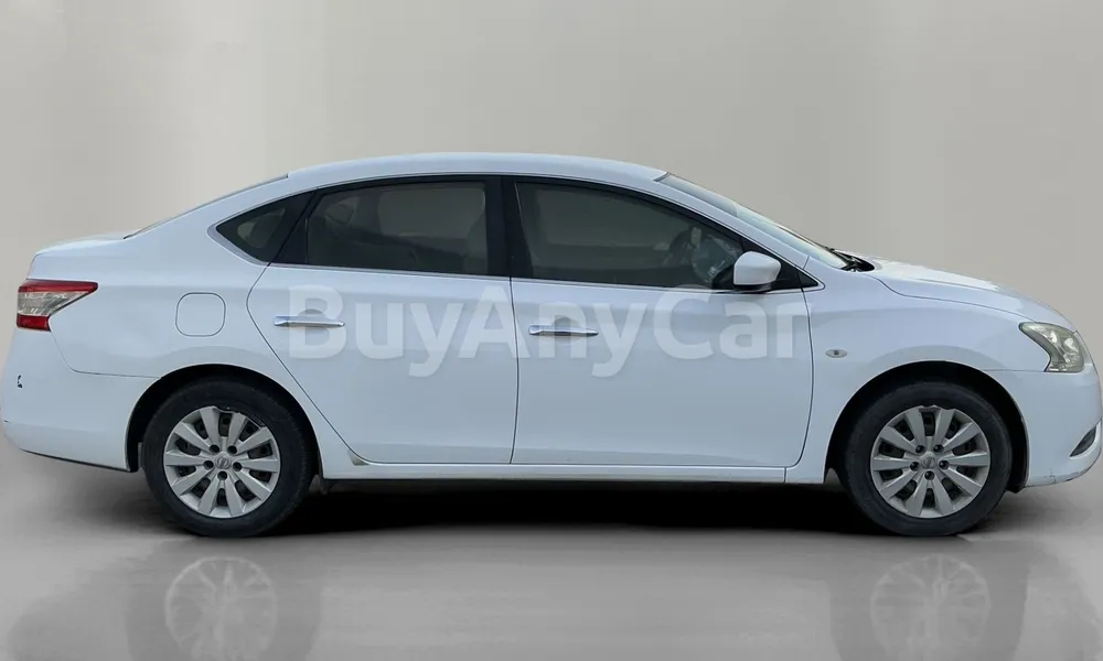 Vehicle photo 3
