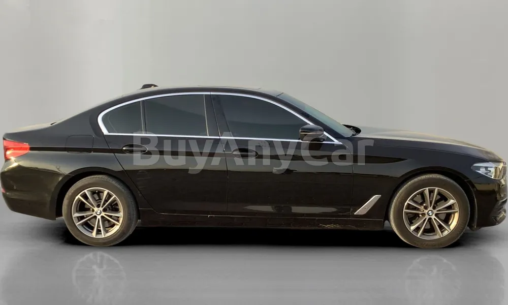 Vehicle photo 3