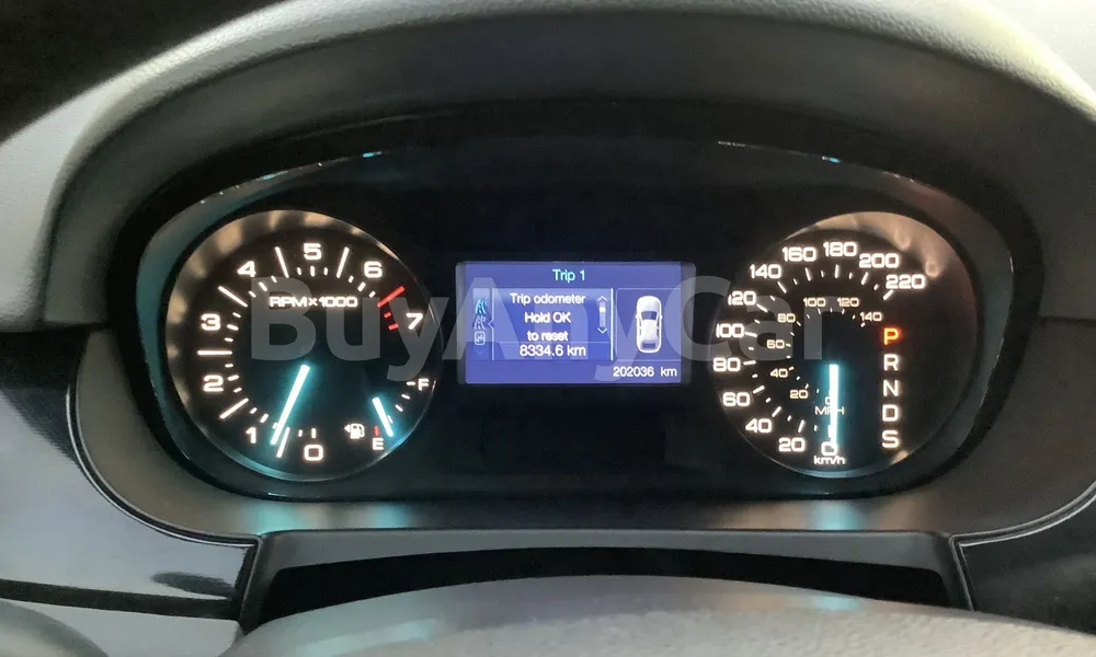 Vehicle photo 8