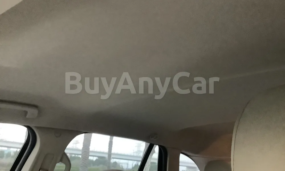 Vehicle photo 9