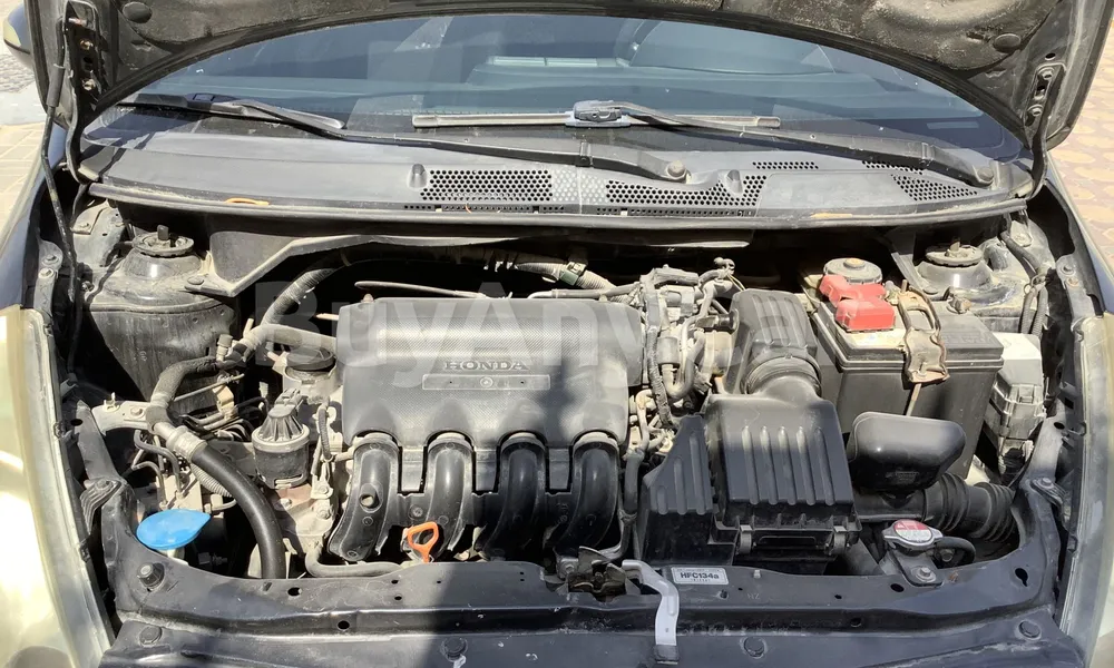 Vehicle photo 7