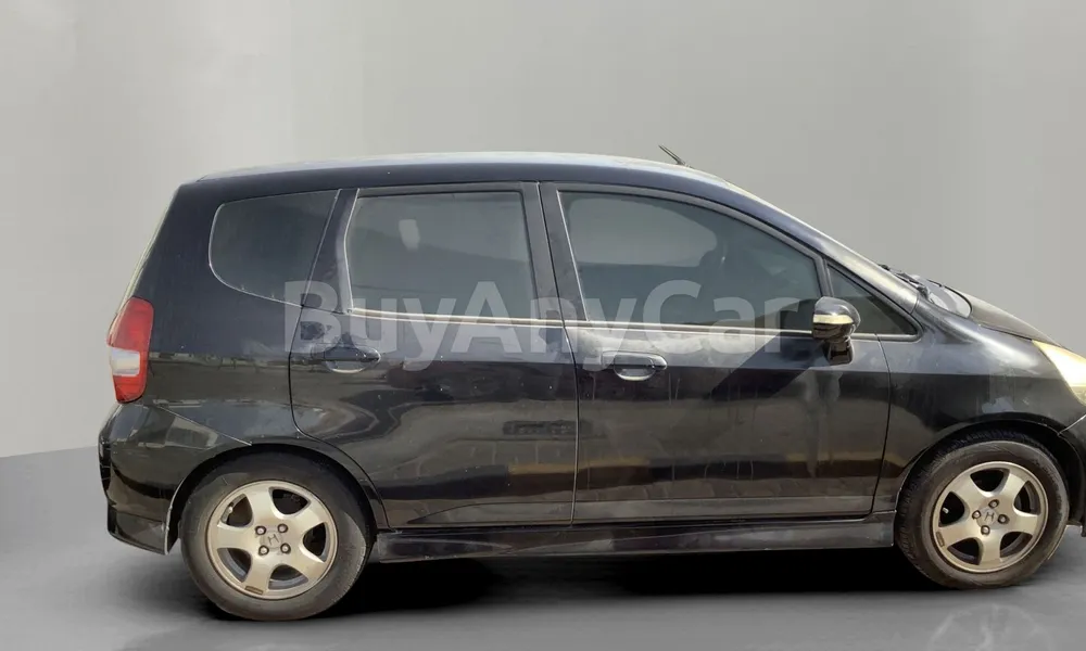 Vehicle photo 3