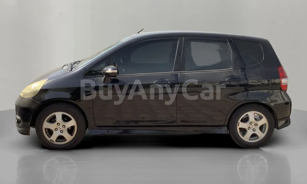 Vehicle photo 4