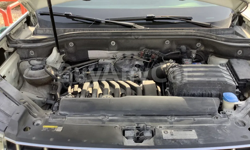 Vehicle photo 6