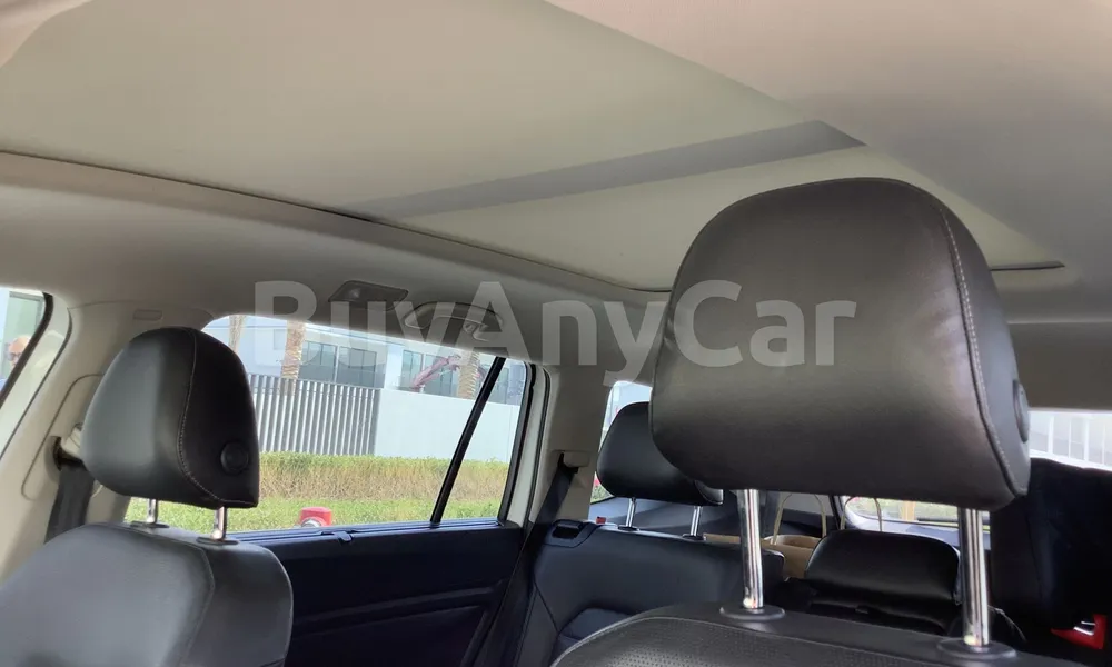 Vehicle photo 9