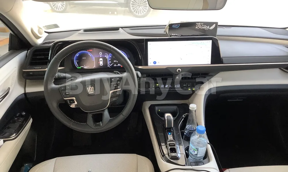 Vehicle photo 8