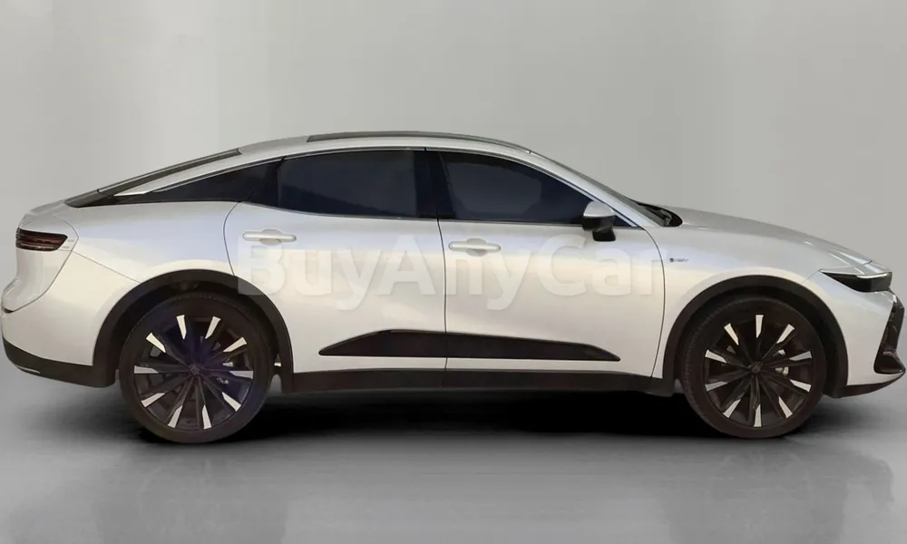 Vehicle photo 3