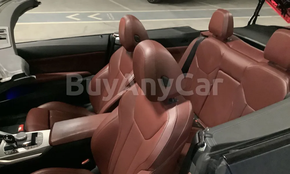 Vehicle photo 9