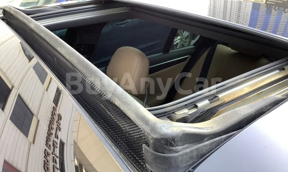Vehicle photo 5