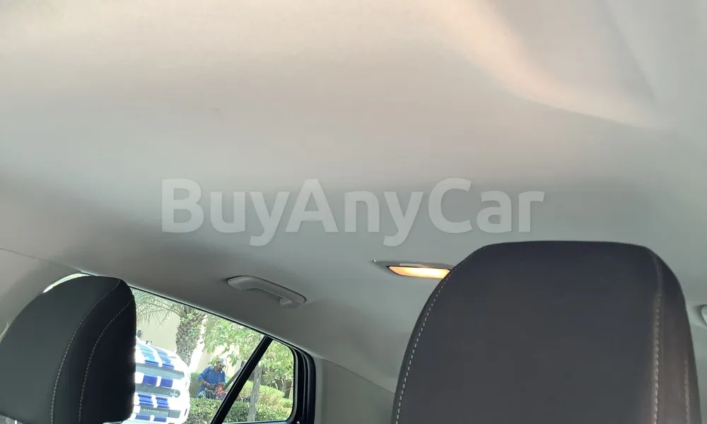 Vehicle photo 9