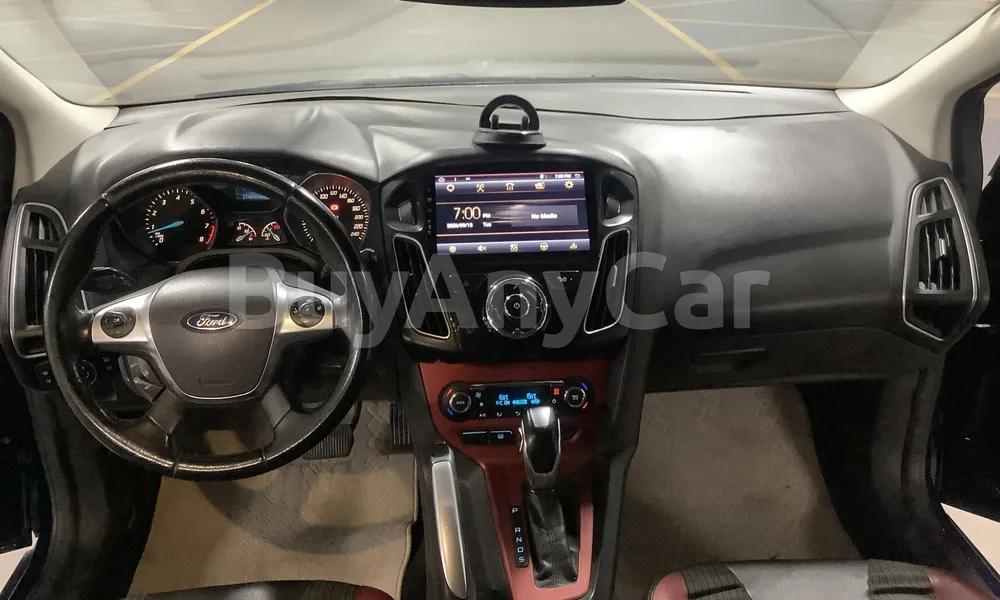 Vehicle photo 8
