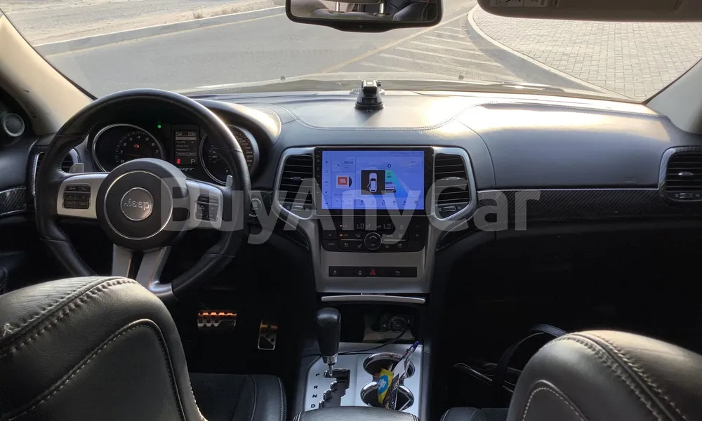 Vehicle photo 8