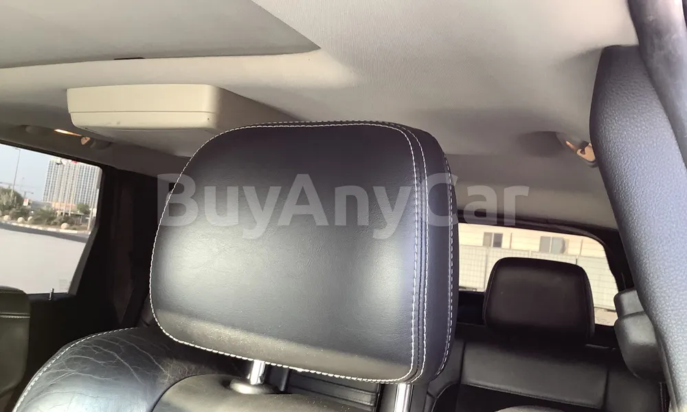 Vehicle photo 9