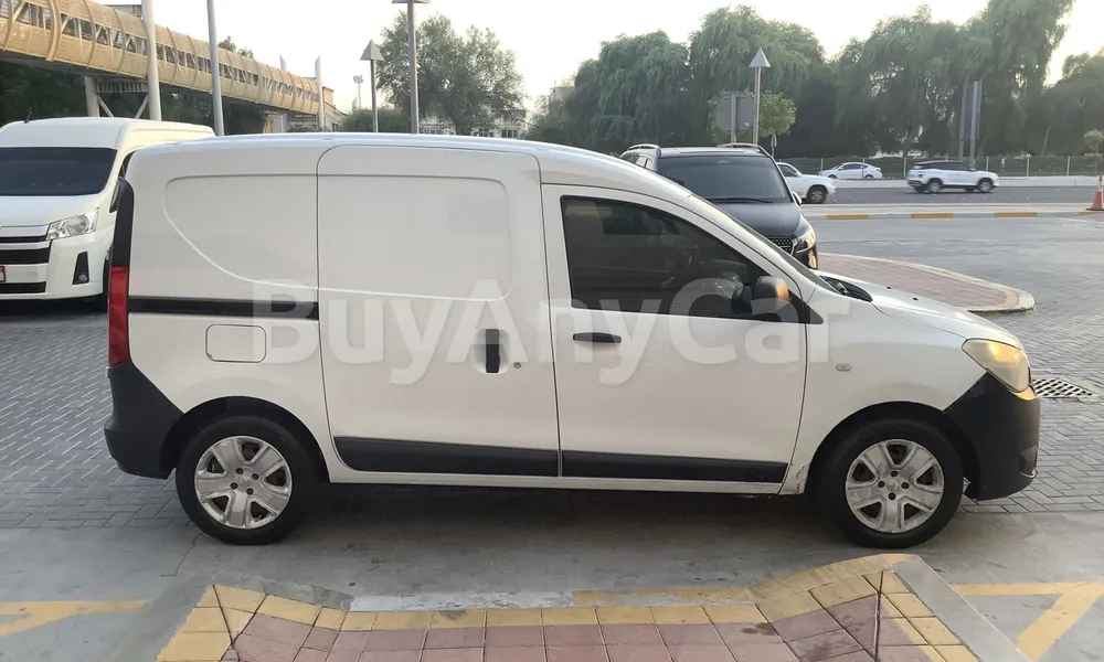 Vehicle photo 3