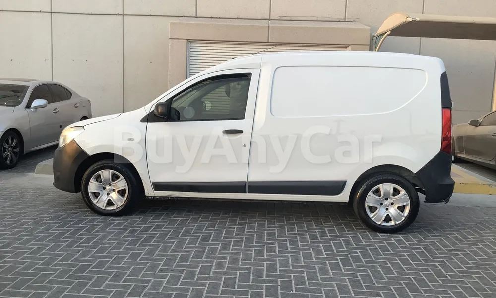Vehicle photo 4